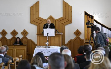 Steinbach József: a húsvéti örömhír üzenete, hogy van reménység, van jövő