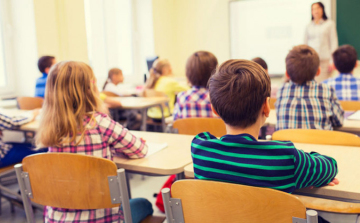 OH: január 18-ig lehet kérelmezni az iskolakezdés halasztását